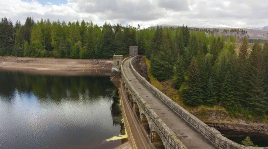 Vi tilbyr et bredt utvalg av bilutleiealternativer i Roy Bridge